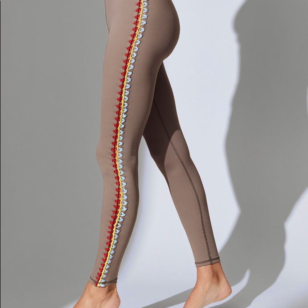 Carbon 38 Nude Crochet leggings